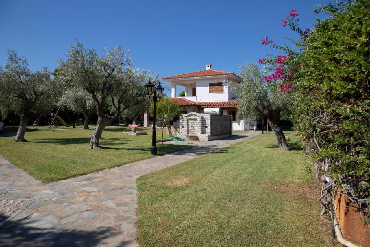 Seaside Haven Kineta Villa Bagian luar foto